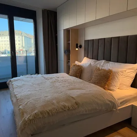River Vibe Videnska *